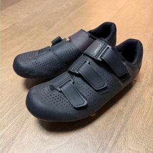 Shimano Women’s SH-RC100 Road Bike Shoes – Size 8.5